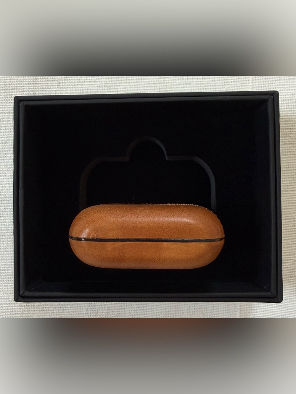 NWT Bullstrap Leather AirPods Pro Case - Picture 4 of 7